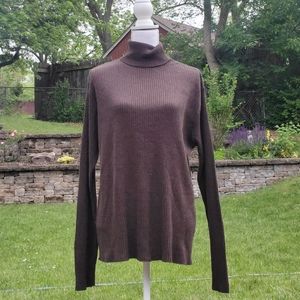 Brown turtleneck ribbed long sleeve top
